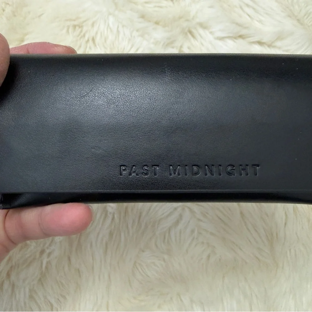 PAST MIDNIGHT The Retro Brown SUNGLASSES BRAND NEW - Picture 4 of 8